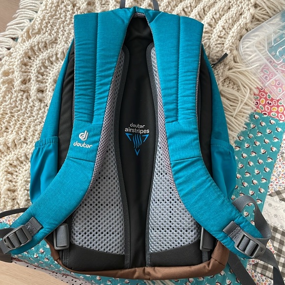 Deuter Backpack - Picture 9 of 9